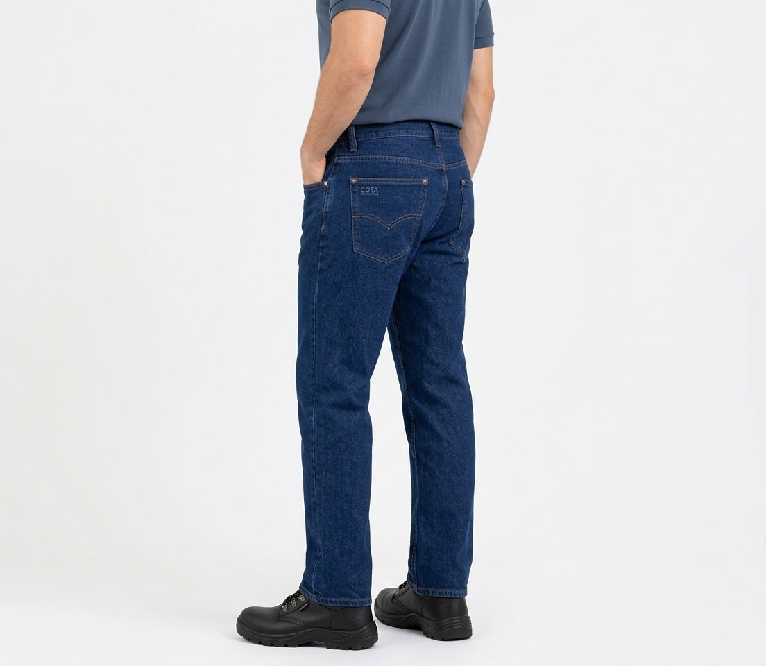 Jean índigo hombre 14 oz con modelo: vista posterior tres cuartos